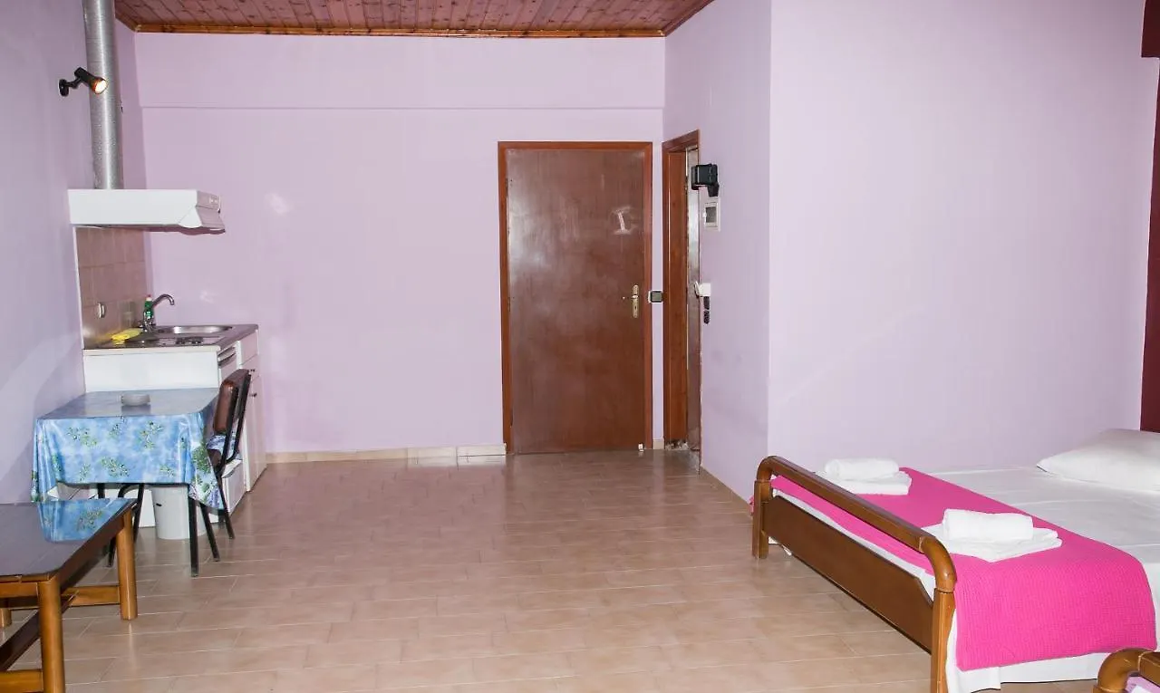 Petania Hotel & Apartments Lixouri 3*,